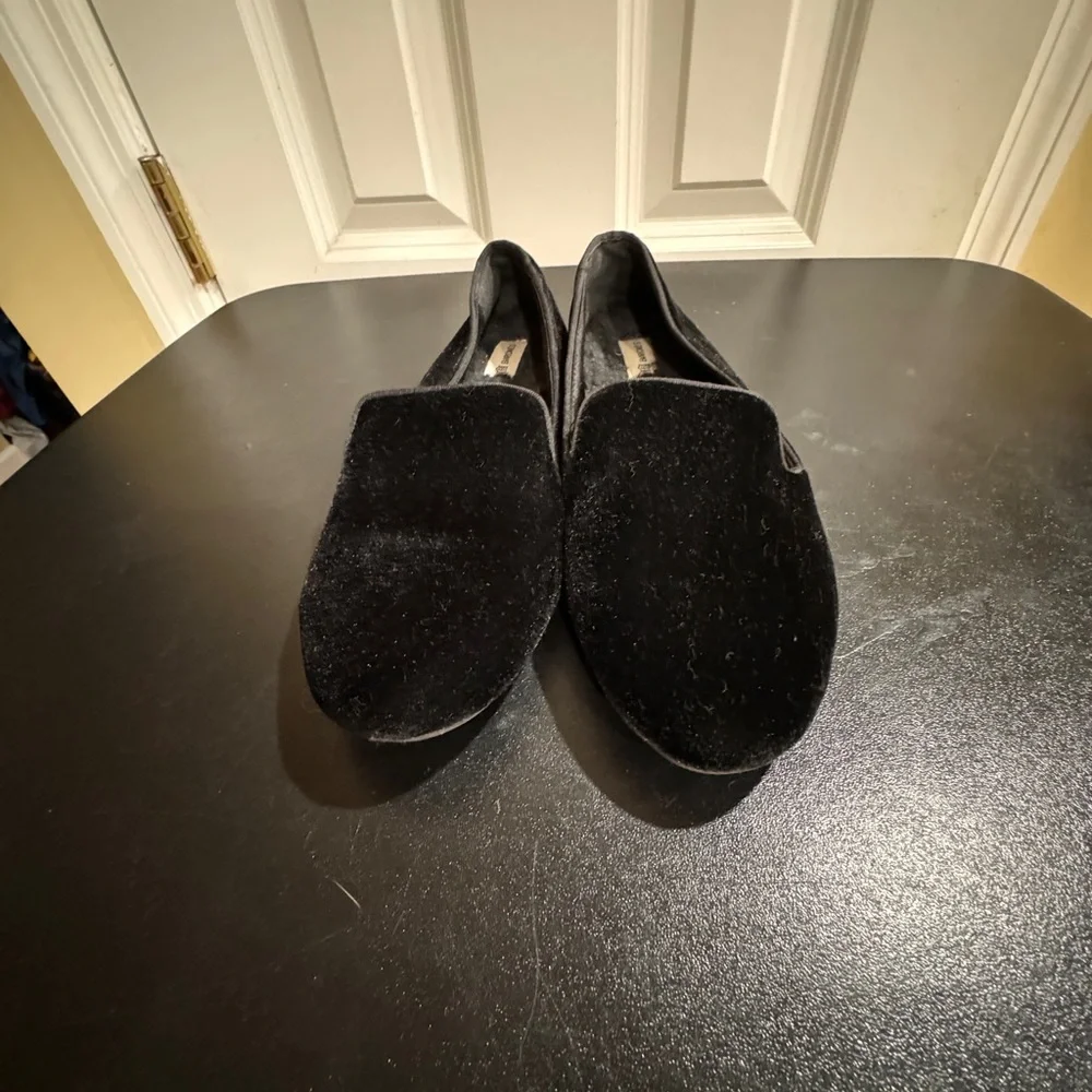 Birdies size 8 black velveteen flats with plush lining